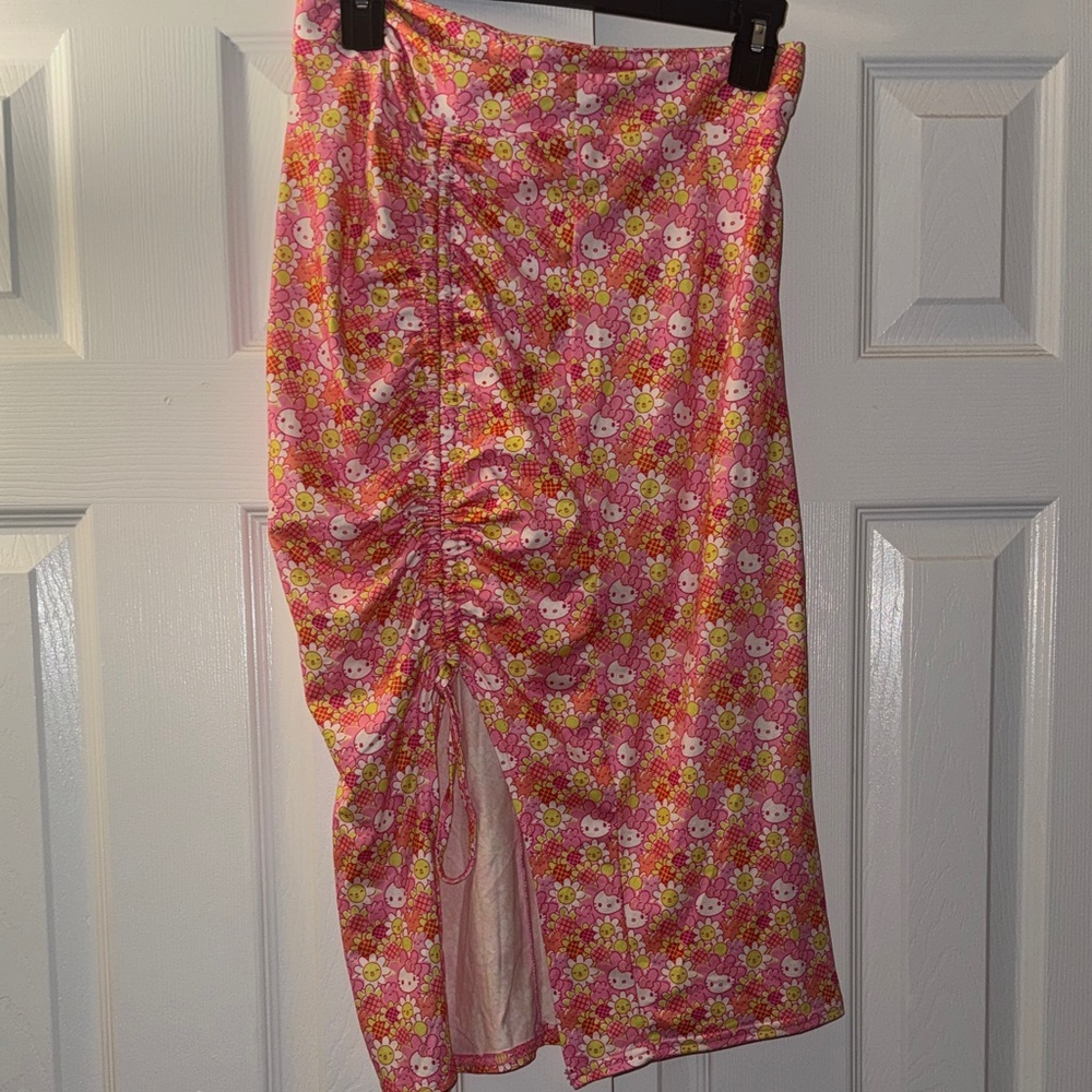 Hello kitty & friend SHEIN Floral hello kitty
Character Midi Skirt new w/o tag S